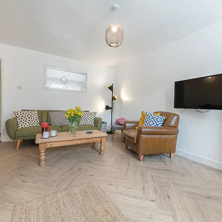 Couples Getaway In Windermere, Ground Floor Flat With Parking *