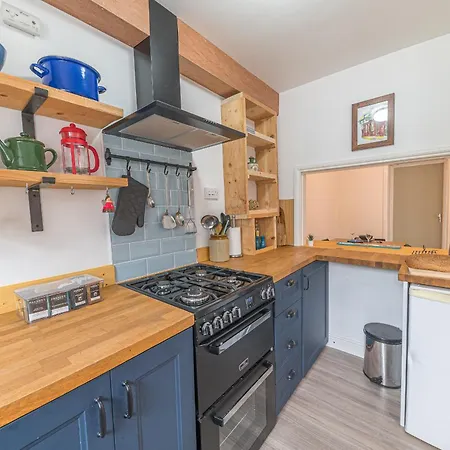 Couples Getaway In Windermere, Ground Floor Flat With Parking *