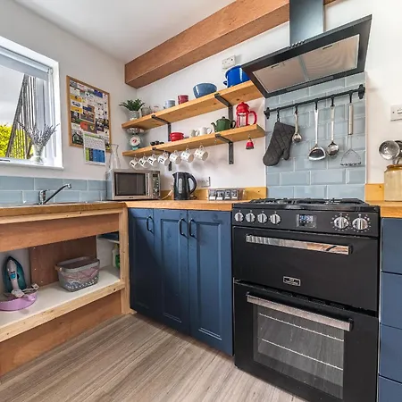 Couples Getaway In Windermere, Ground Floor Flat With Parking Apartment