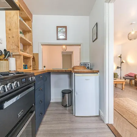 Couples Getaway In Windermere, Ground Floor Flat With Parking *